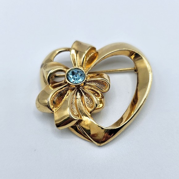 Avon Brooch Vintage Heart Ribbon Bow Blue Rhinestone Gold Tone Sweetheart Pin - Picture 2 of 11